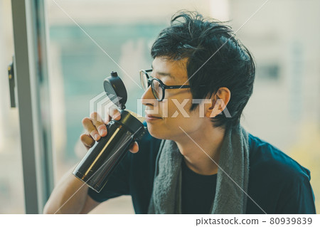 水壺和工人 水壺和工人 80939839