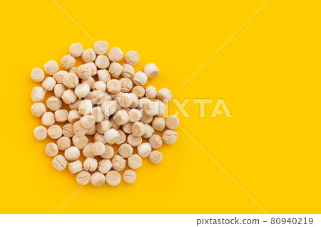 Thai sweetmeat made of flour, egg and sugar Thai sweetmeat made of flour, egg and sugar 80940219