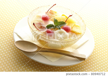 Fruit punch with various fruits and white balls 80940712