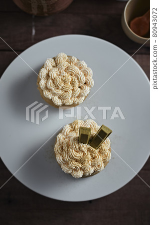 Matcha green tea sponge cake. Matcha green tea sponge cake. 80943072