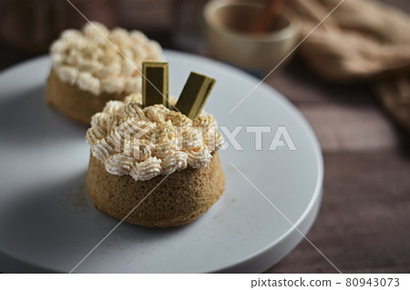 Matcha green tea sponge cake. Matcha green tea sponge cake. 80943073