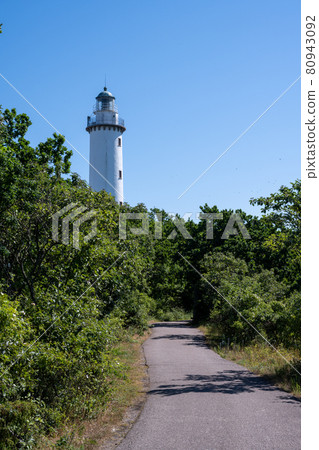 The lighthouse Tall Erik at the northern tip of the Baltic island of Oland 80943092