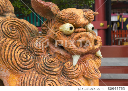 A traditional Ryukyuan guardian lions at Naminoue Shrine, Okinawa, Japan. 80943763