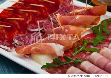 Spanish sausage sliced - chorizo, fuet, jamon, salami, bacon 80944155