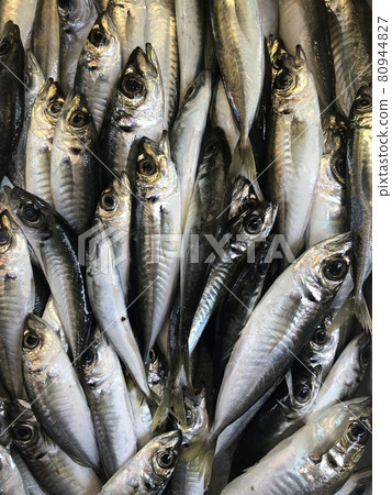 Fresh fish in box. Fish ready for sale in market Fresh fish in box. Fish ready for sale in market 80944827