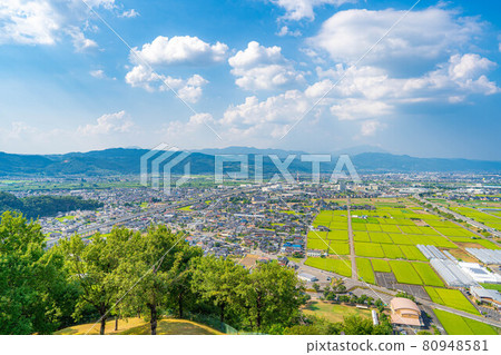 Zenkojidaira seen from the summer forest general Tsuka Kofun [Nagano Prefecture] 80948581