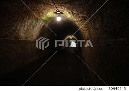 明治隧道 80949643