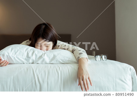 Asian woman sleeping lie on the tummy on bed,Good dream,Daydream,Happy time 80951490