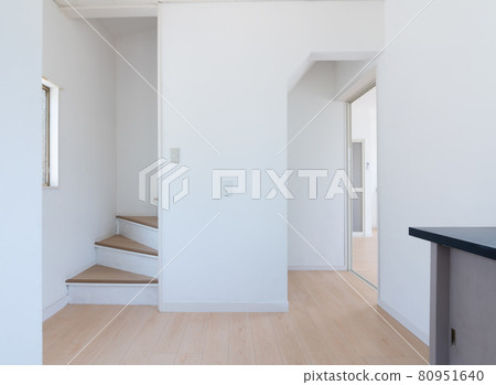 Residential remodeling image Deteriorated entrance hall Residential remodeling image Deteriorated entrance hall 80951640