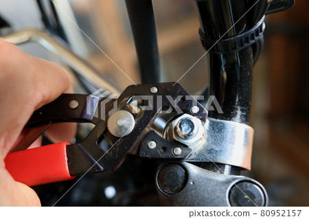 wrench wrench 80952157