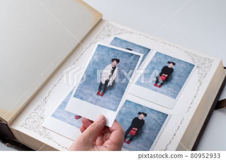 Organize your daughter's memory photos 80952933