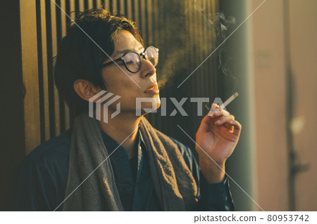 Tobacco and workers 80953742