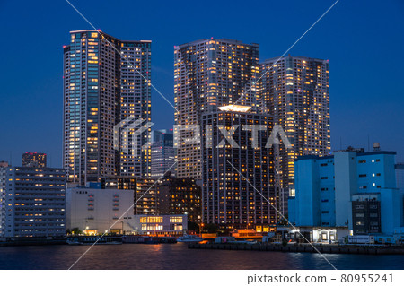 "Tokyo" Night view of Tokyo Bay Area Tower Mansion 80955241
