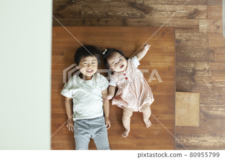 Brother and sister Brother and sister 80955799