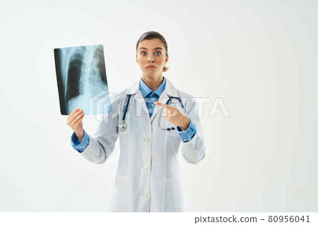 female doctor white coat x-ray health hospital 80956041