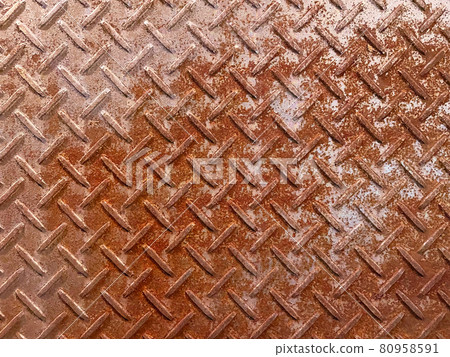 Reddish silver metal striped plate with red rust 80958591