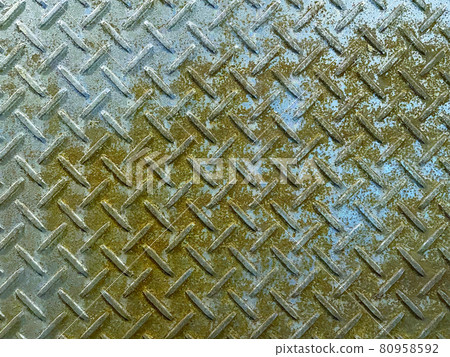 帶淺棕色鏽跡的銀色金屬條紋板 80958592