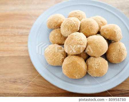 Kinako snowball cookie 80958780