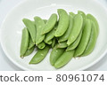 脆脆的豌豆，可以和豆莢一起吃 80961074