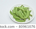 脆脆的豌豆，可以和豆莢一起吃 80961076
