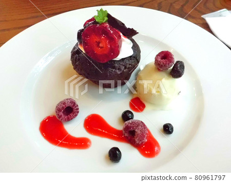 Berry cake Berry cake 80961797