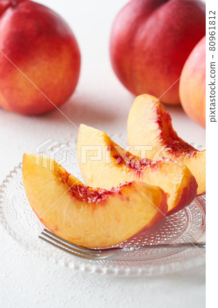 Cut nectarines Cut nectarines 80961812