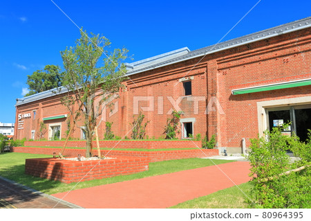 [兵庫縣]晴天下的洲本市民廣場（埃斯布里克） 80964395