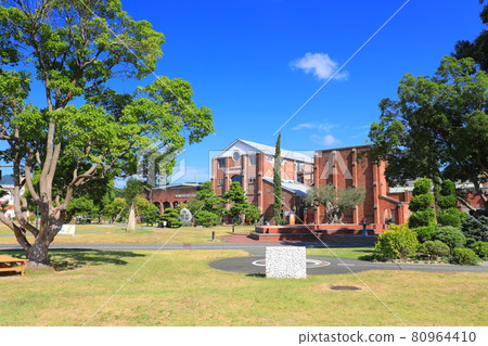 [兵庫縣]天氣晴朗的洲本市洲本圖書館 80964410