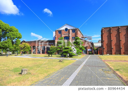 [Hyogo Prefecture] Sumoto City Sumoto Library in fine weather 80964434