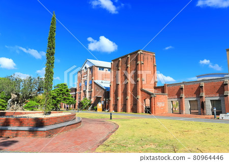 [Hyogo Prefecture] Sumoto City Sumoto Library in fine weather 80964446