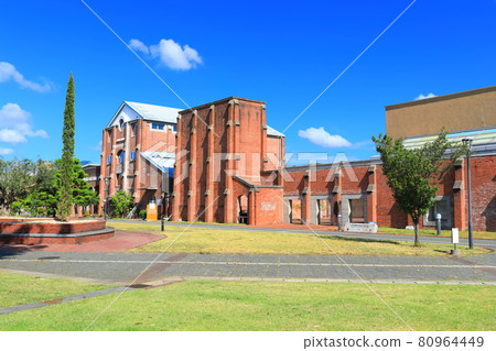 [兵庫縣]天氣晴朗的洲本市洲本圖書館 80964449