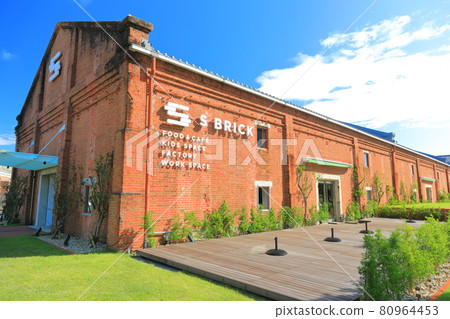 [Hyogo Prefecture] Sumoto Civic Square under sunny weather (Esbrick) 80964453