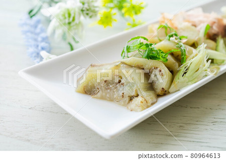 Steamed white eggplant Steamed white eggplant 80964613
