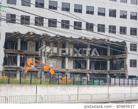 Building demolition Building demolition 80964637