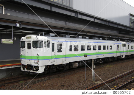 函館本線 Kiha 40 在新函館北斗站下車 函館本線 Kiha 40 在新函館北斗站下車 80965702