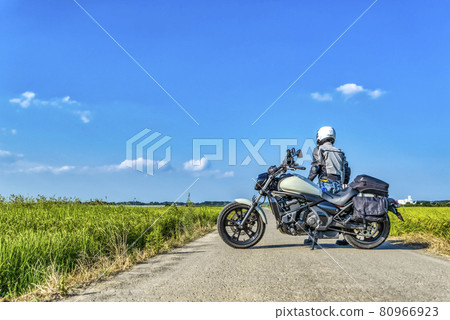 Bike life Middle-aged rider and middle cruiser Chiba Bike life Middle-aged rider and middle cruiser Chiba 80966923
