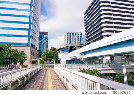 Yurikamome, a new transportation that runs through the Takeshiba area that is transforming toward a smart city Yurikamome, a new transportation that runs through the Takeshiba area that is transforming toward a smart city 80967685