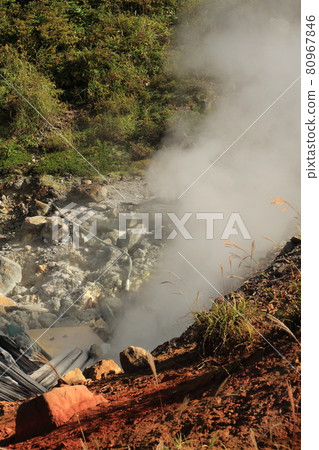 Landscape / hot spring steam 80967846