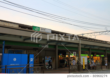 Kanamachi, Katsushika-ku, Tokyo, Kanamachi Station on the JR East Joban Line, stops at each station on the Joban Line, Japan Freight Railway Kanamachi, Katsushika-ku, Tokyo, Kanamachi Station on the JR East Joban Line, stops at each station on the Joban Line, Japan Freight Railway 80968274