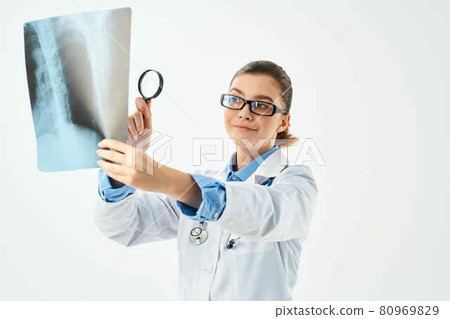 doctor in white coat x-ray research medicine 80969829