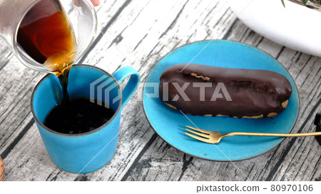 Coffee house cafe brewed custard eclair 80970106