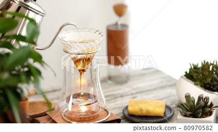 Coffee drip coffee glass dripper brewed Family Mart chocolate banana sticky crepe 80970582