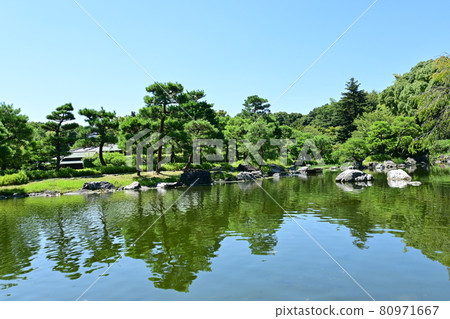 日本庭園/天鵝庭園（以木曾三川為靈感的池塘） 80971667
