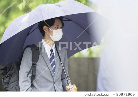 雨中的商人 80971909