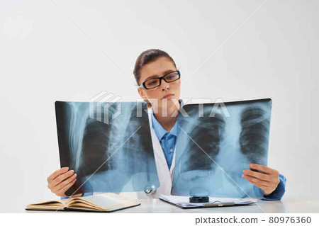 woman radiologist medicine hospital research diagnostics woman radiologist medicine hospital research diagnostics 80976360