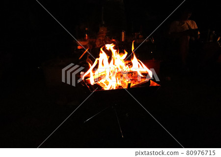 Camp bonfire 1 80976715