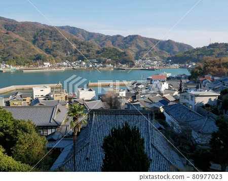 A port town in the Seto Inland Sea, Kawajiri Town, Kure City, Hiroshima Prefecture 80977023