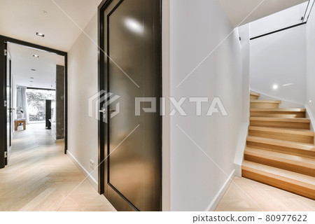 Bright interior design of a luxury house 80977622