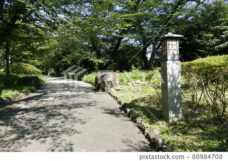 Asukayama Park in front of Oji Station, Kita-ku, Tokyo, a venerable park Along with Ueno Park, Shiba Park, and Asakusa Park, it was first born in Japan. 80984708