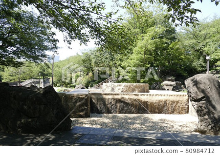 Asukayama Park in front of Oji Station, Kita-ku, Tokyo, a venerable park Along with Ueno Park, Shiba Park, and Asakusa Park, it was first born in Japan. 80984712